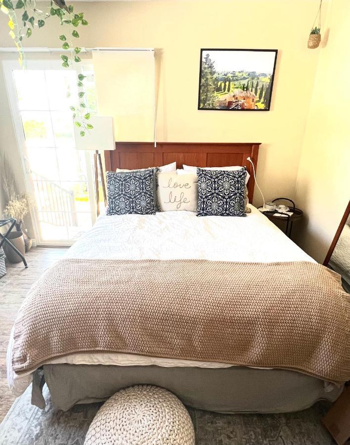 Sweet Tuscan Dreams-Private Entrance & Bathroom With Patio Los Angeles Eksteriør billede